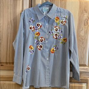 Quacker Factory Black White Button Down Striped Shirt Floral Embroidery Size L